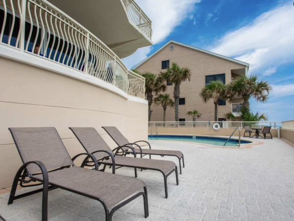 Destin Beach Vacation Condo Rental 4 bedrooms Sleeps 12